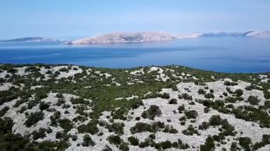 Karadan bakıldığında Akdeniz 'in insansız hava aracı görüntüsü