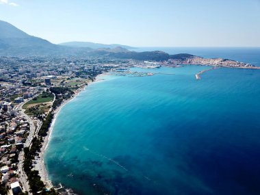 Karadağ 'daki güzel Bar ve Turkuaz Koyu' nun insansız hava aracı fotoğrafı