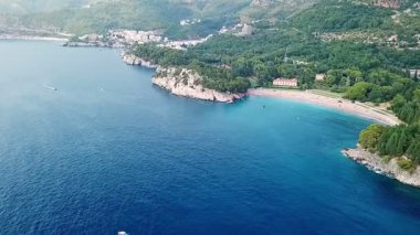 Milocer plajındaki deniz uçağı videosu ve Karadağ 'daki Sveti Stefan parkından
