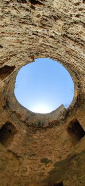 İlginç yerlerin ve işaretlerin fotoğrafları.