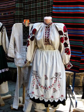 Geleneksel Romanya geleneksel giysileri