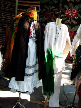 Ukrayna geleneksel ulusal kıyafetleri