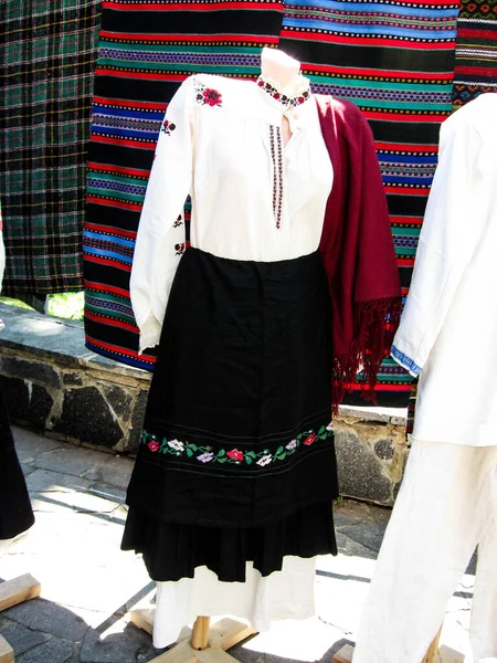 Köyün ulusal kıyafetleri.