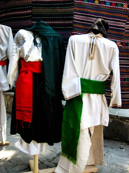 Fas 'ta geleneksel Fas kıyafetleri