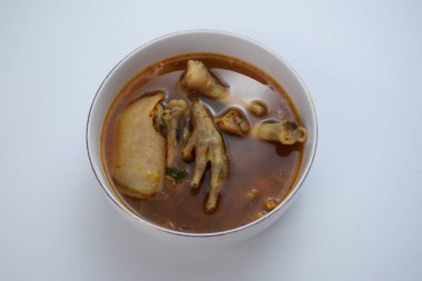 Seblak, Endonezya 'daki Sundan halkından gelen baharatlı ve tuzlu bir yemektir. Islak kurupuktan (geleneksel Endonezya krakerleri) yapılan protein kaynakları (yumurta, tavuk, deniz ürünleri veya sığır eti) ile pişirilen baharatlı sos