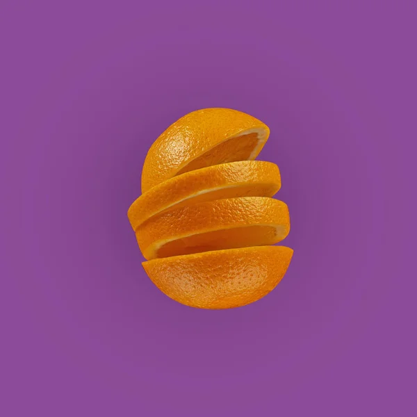 Нарізаний апельсин на фіолетовому фоні. Концепція мінімальних фруктів . — стокове фото