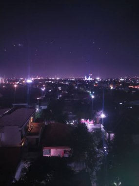 İsrail eyaletinin başkentinin gece manzarası.