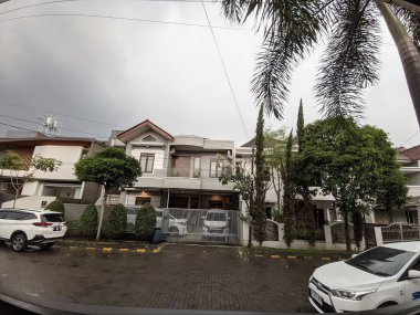 Şehrin modern binası