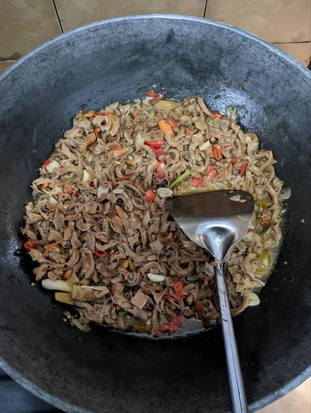 Sebzeli ve baharatlı pilav.