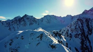 Büyüleyici 4k Drone Alplerin Görüntüsü