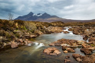 Sligachan şelaleler, Isle of Skye