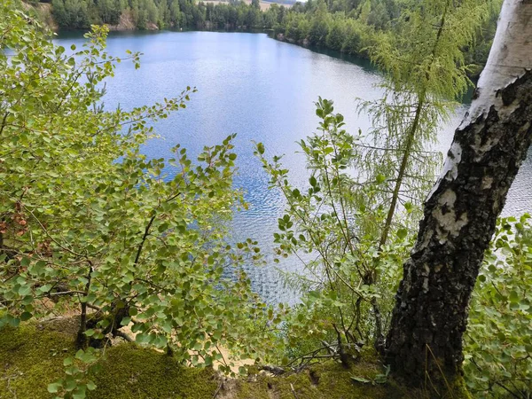 Güzel göl manzarası