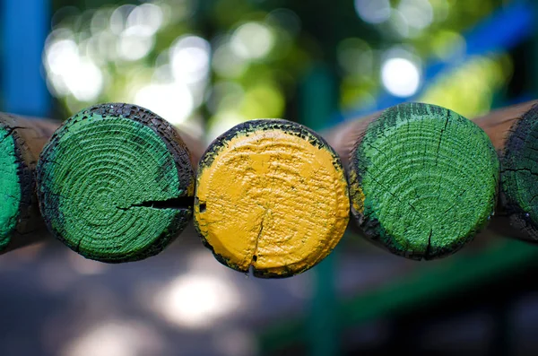 Détail Des Extrémités Bois Grumes Anciens Bois Avec Peinture Colorée — Photo