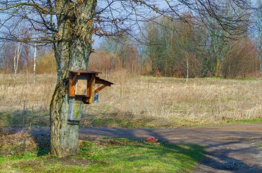 Kırsal kesimde posta kutuları ile manzara