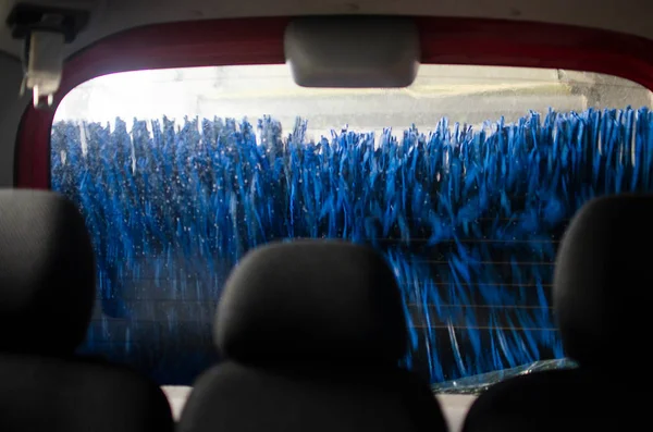 Vy av en biltvätt från insidan — Stockfoto