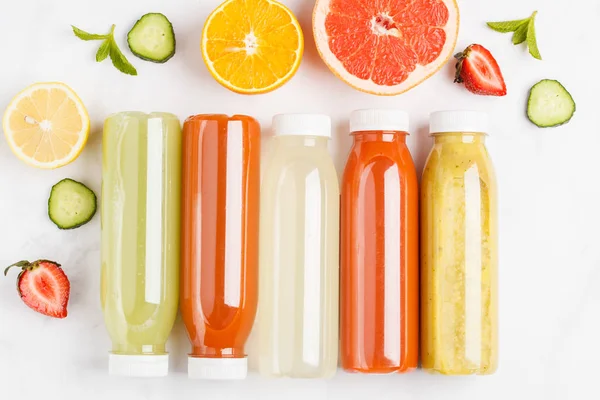 Variedad Coloridos Batidos Zumos Botellas Bayas Frutas Verduras Programa Desintoxicación — Foto de Stock