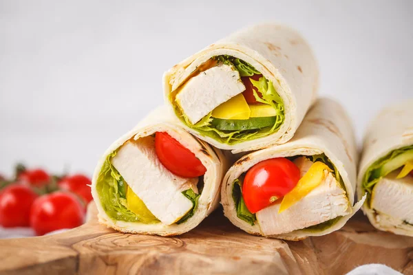 Gegrillte Burrito Wraps Mit Huhn Und Gemüse Fajitas Fladenbrot Shawarma — Stockfoto