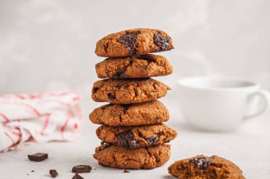 Çikolata ile sağlıklı vegan tanımlama yığını. Temiz yemek kavramı.