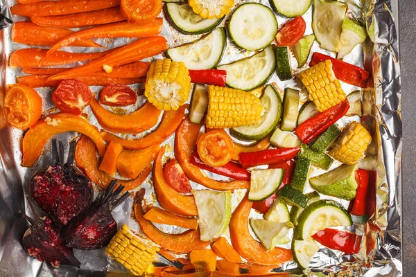 Bakade Grönsaker Pumpa Rödbetor Morötter Paprika Zucchini Och Majs Ovanifrån — Stockfoto