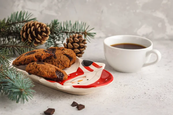 Christmas Cookies Chocolate Christmas Plate White Background Christmas Background Concept — Stock Photo, Image