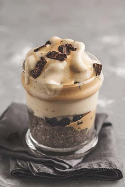 Café Manhã Vegan Pudim Chia Sorvete Banana Com Chocolate Tendência — Fotografia de Stock