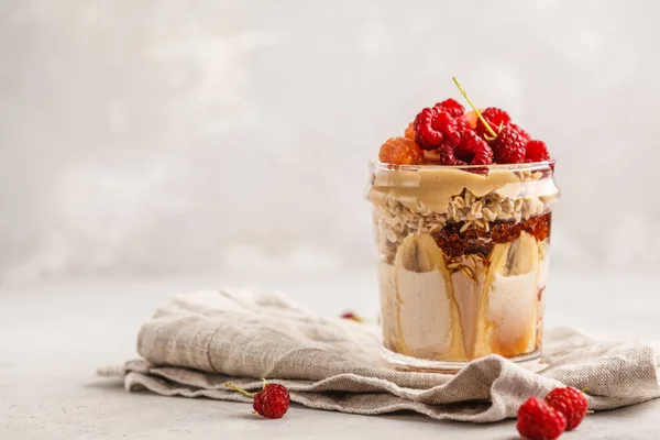 Avena Durante Noche Con Bayas Mantequilla Maní Plátano Bayas Concepto — Foto de Stock