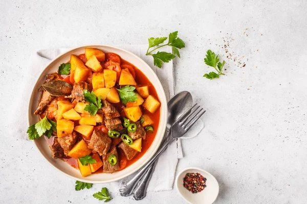 Rindfleisch Mit Kartoffeln Tomatensauce Fleisch Traditionelles Gulasch Kopierraum — Stockfoto