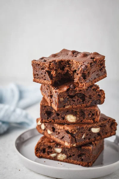 Çikolata Damla Çikolata Vegan Kek Parçaları Yığını — Stok fotoğraf