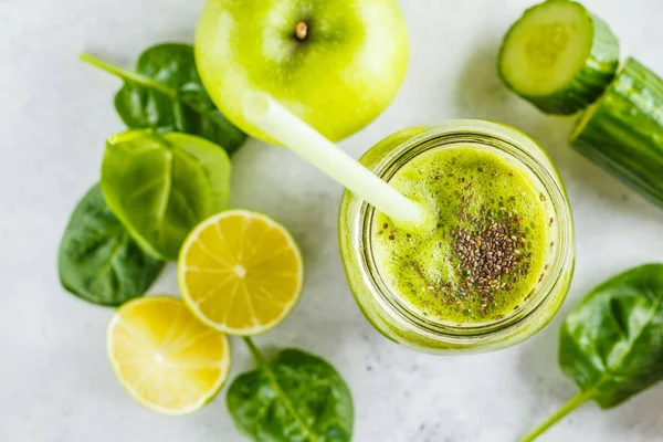 Frullato Sano Verde Succo Nel Barattolo Mela Spinaci Frullato Cetriolo — Foto Stock