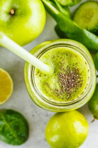 Smoothie Verde Sano Jugo Frasco Batido Manzana Espinacas Pepino Sobre — Foto de Stock