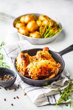 Izgara tavuk ve fırında patates