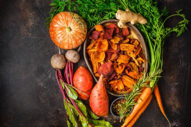 Pancar, tatlı patates sağlıklı sebze cipsi Çanak