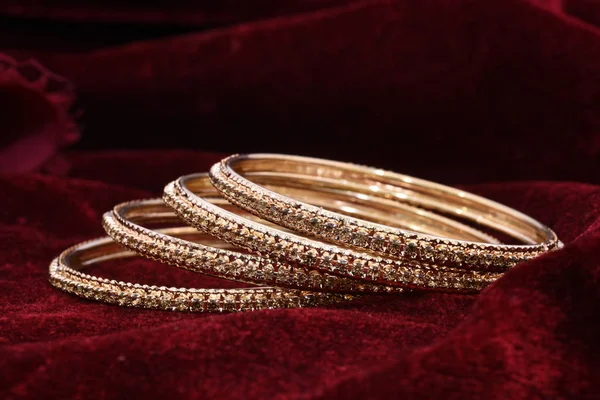 Fancy Designer Golden Bracelets Bangles Jewelry Closeup Macro Image Woman — Stock Photo, Image