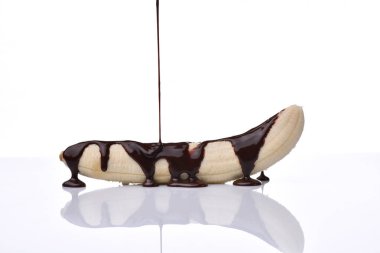 temptation kavramı - beyaz çikolata ile muz