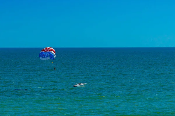 Myrtle Beach Paraglider Boot Myrtle Beach South Carolina Ons — Stockfoto