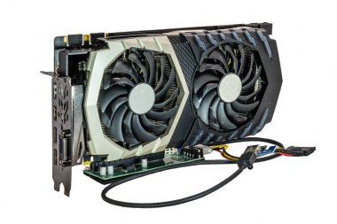 Yalıtımlı beyaz arka planda kripto para madenciliği için grafik kartı.