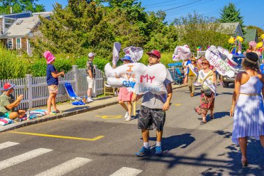 Provincetown, Massachusetts Us - 17 Ağustos 2017 Yürüyenler 