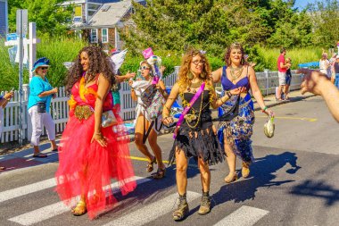 Provincetown, Massachusetts Us - 17 Ağustos 2017 Yürüyenler 