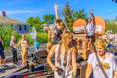 Provincetown, Massachusetts Us - 17 Ağustos 2017 Yürüyenler 