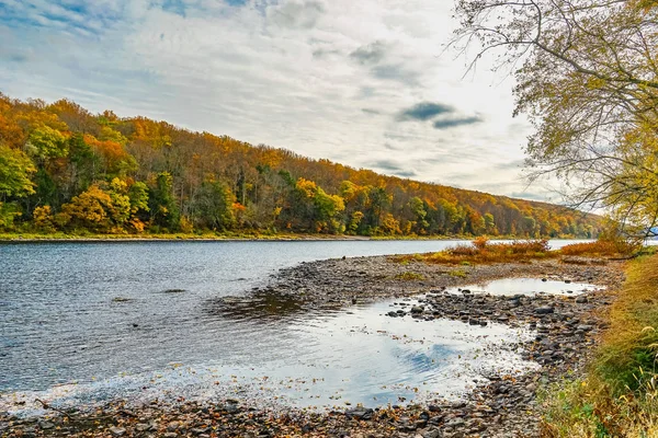 Delaware Nehri yakınında Dingmans feribot köprü Poconos dağlar, Pennsylvania, ABD.