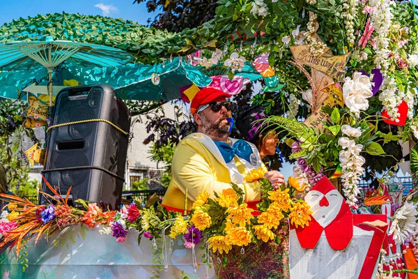 Provincetown, Massachusetts ABD - 22 Ağustos 2019 Ticaret Caddesi 'ndeki Yıllık Provincetown Karnaval Yürüyüşü. — Stok fotoğraf