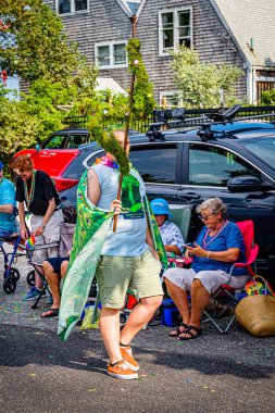 Provincetown, Massachusetts ABD - 22 Ağustos 2019 Ticaret Caddesi 'ndeki Yıllık Provincetown Karnaval Yürüyüşü.