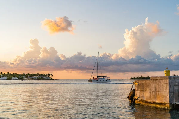 Puesta Del Sol Vista Sunset Island Desde Mallory Square Key — Foto de Stock