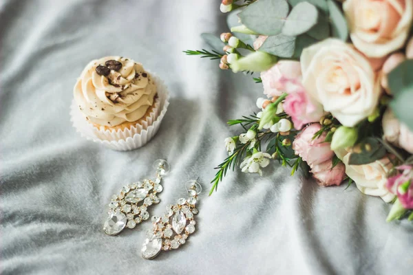 Yumuşak ve hassas çiçek sweet ile inanılmaz bir demet lezzetli kocası tarafından sunulan
