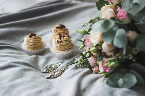 Yumuşak ve hassas çiçek sweet ile inanılmaz bir demet lezzetli kocası tarafından sunulan