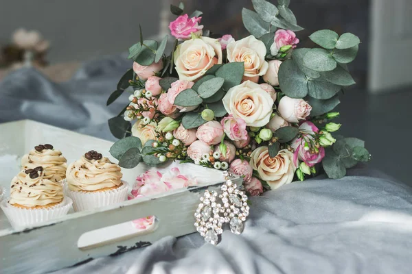 Yumuşak ve hassas çiçek sweet ile inanılmaz bir demet lezzetli kocası tarafından sunulan
