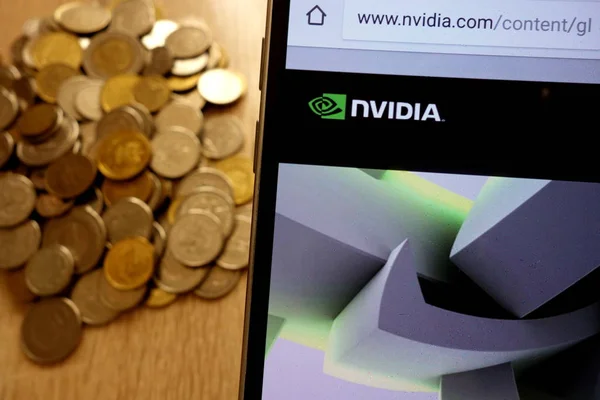 Konskie Polonya Mayıs 2018 Smartphone Sikke Yığını Üzerinde Görüntülenen Nvidia — Stok fotoğraf