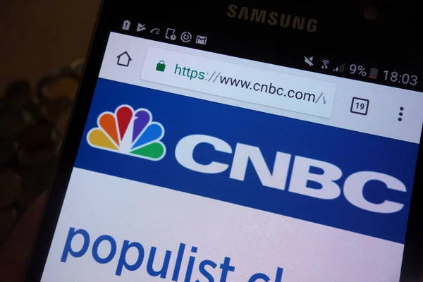 Konskie Lengyelország 2018 Május Cnbc Honlapján Jelenik Meg Samsung Smartphone — Stock Fotó