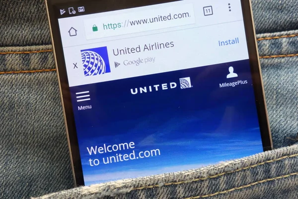 Konskie Polen Juni 2018 United Airlines Website Angezeigt Auf Smartphone — Stockfoto