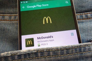 Konskie, Polonya - 02 Haziran 2018: Mcdonald's app modern smartphone ekranında Google oyun mağaza